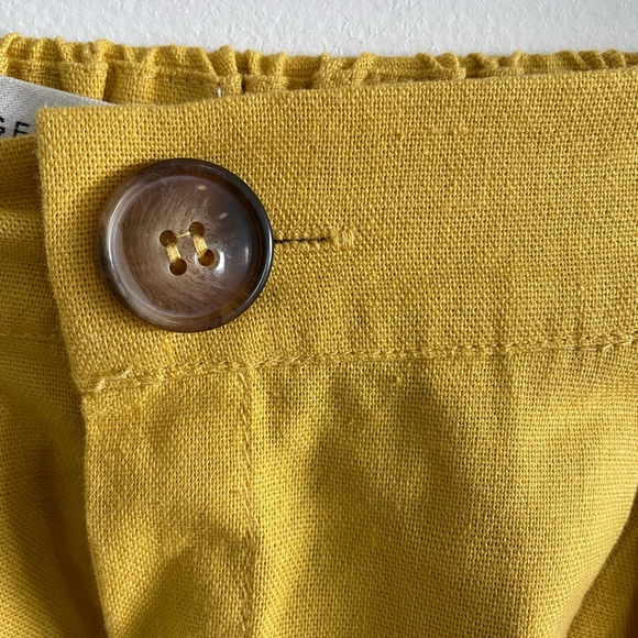 Mustard yellow skirt - Picture 3 of 4
